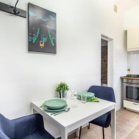 בודפשט Convenient Apartment At Gastro Driven Location מראה חיצוני תמונה