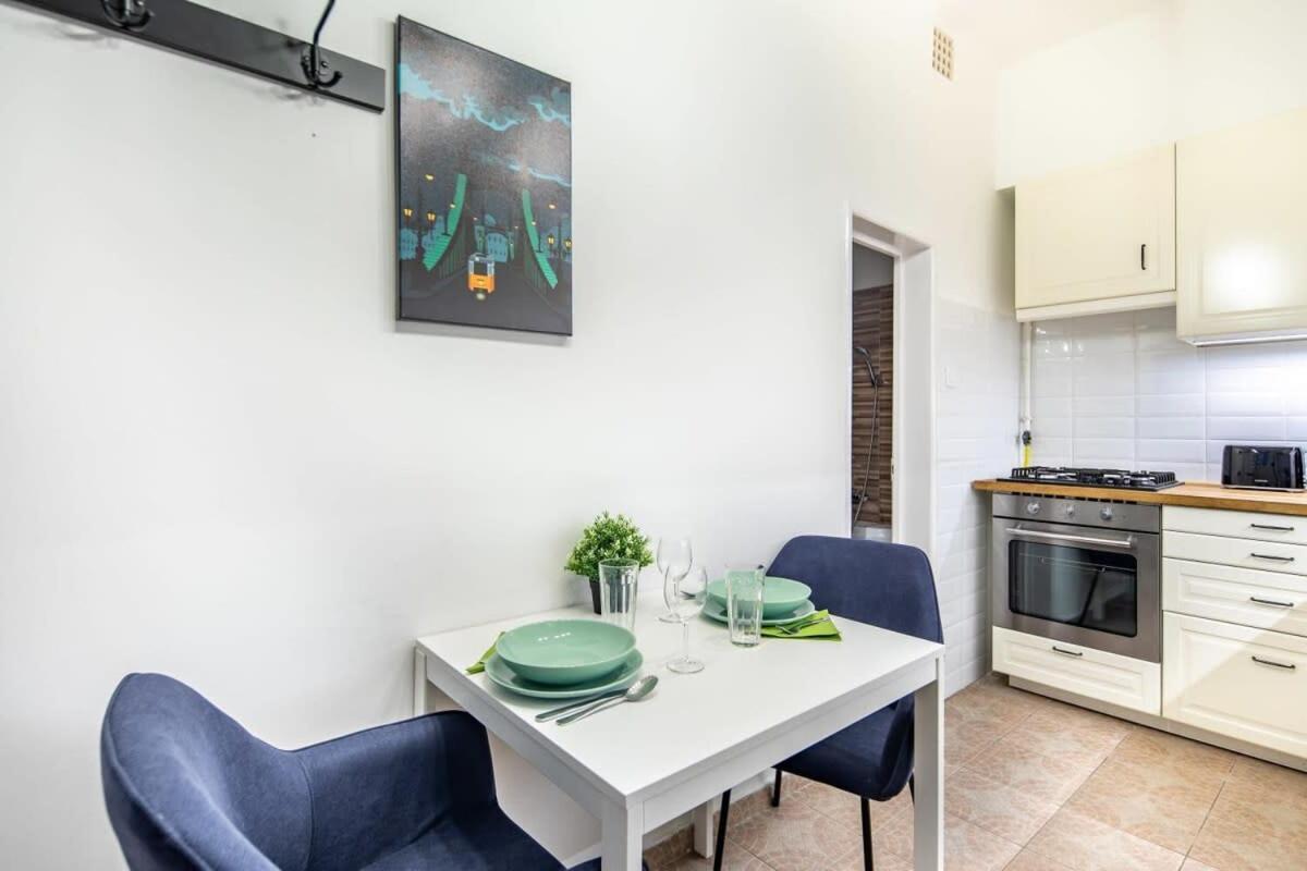 בודפשט Convenient Apartment At Gastro Driven Location מראה חיצוני תמונה