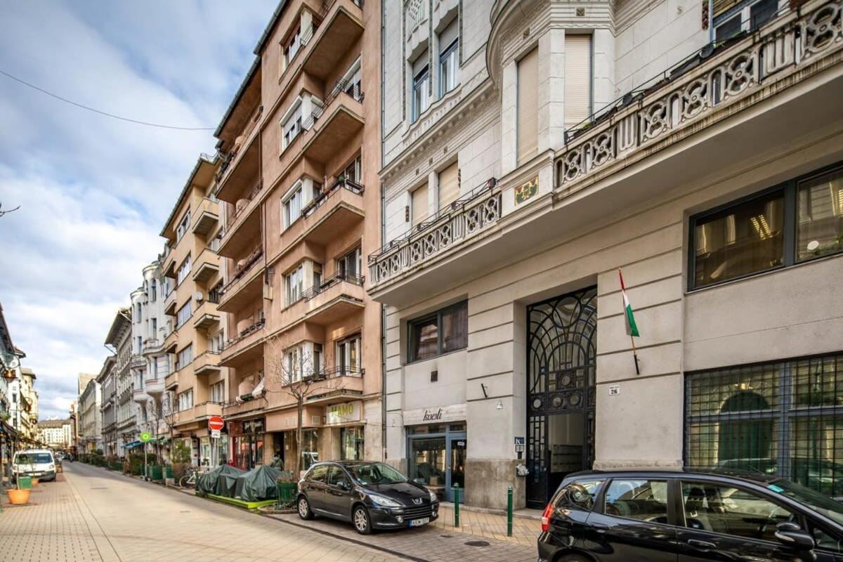 בודפשט Convenient Apartment At Gastro Driven Location מראה חיצוני תמונה